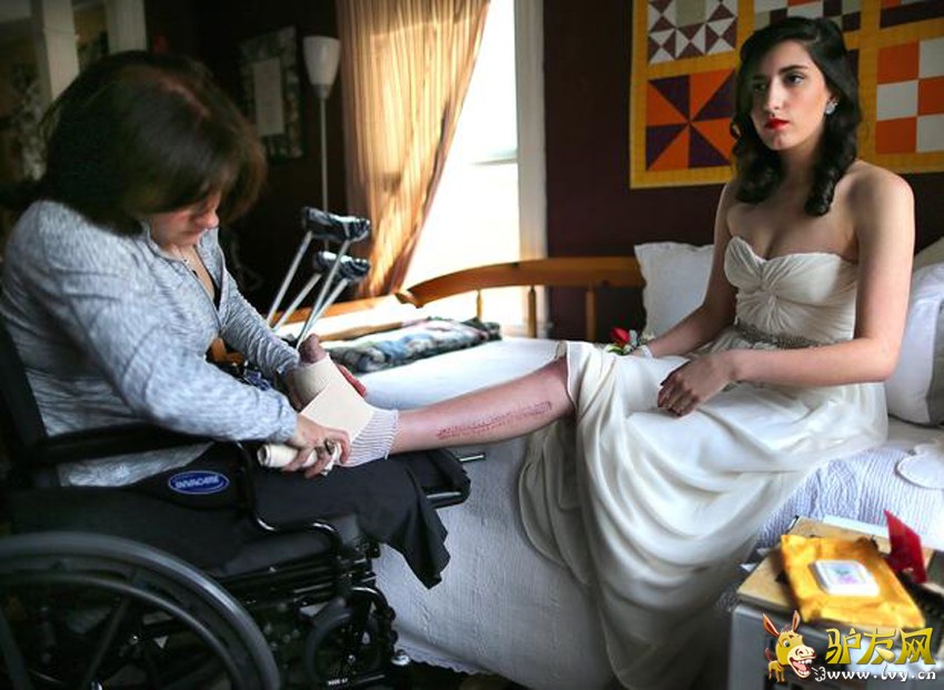 Լ�������㱬ըϮ��ʱ��������˹�غ���17��Ů��Ϥ������ʱ����������ӡ����̣�ϣ���ܼ�¼���˿�������