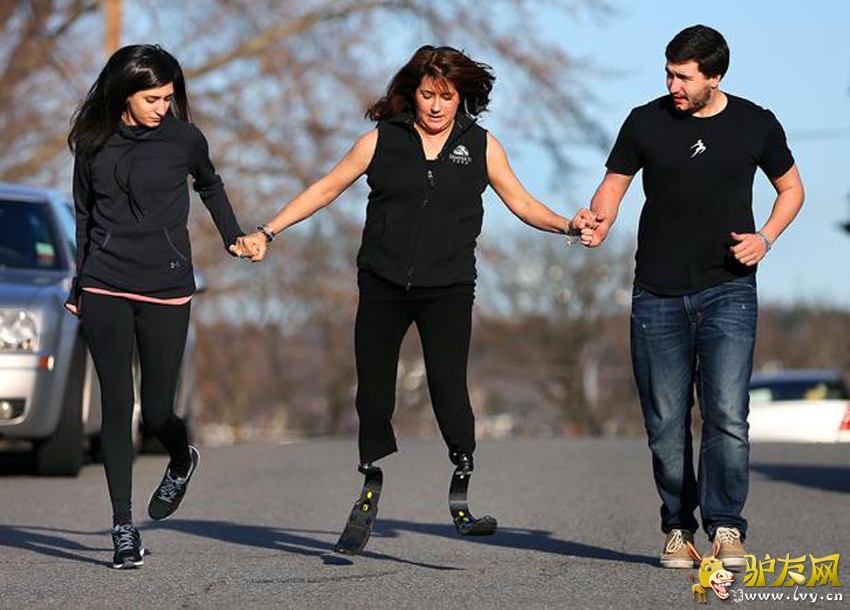 Լ�������㱬ըϮ��ʱ��������˹�غ���17��Ů��Ϥ������ʱ����������ӡ����̣�ϣ���ܼ�¼���˿�������