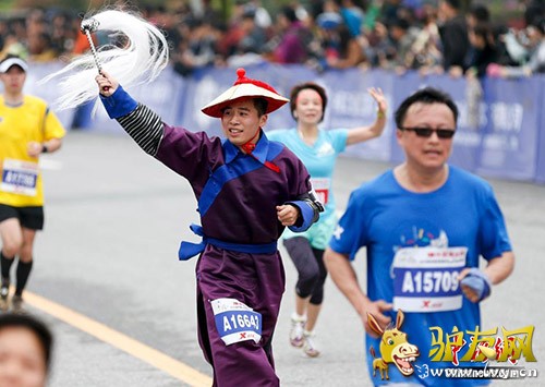 ͼΪ������װ�����ѡ���������ϳ�����