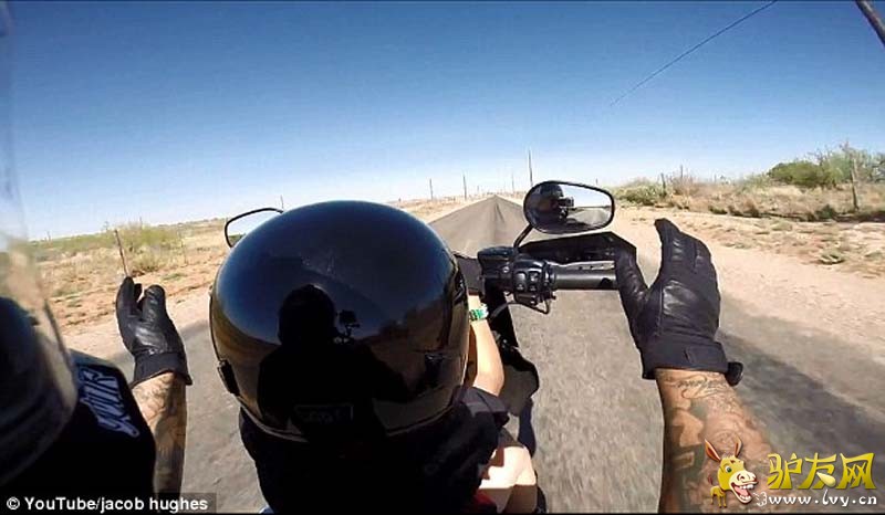 ���ɼ�ʻ����˹�ϴ������ϵ�һ���ӳ���Ƶ��ʾ��6���к�������ʻ����Ħ�С���Ƶ��ͼ