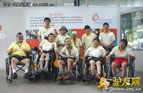 һ���Ǵ�ѧ�����ݣ���һ������������ֵ�ӽ�