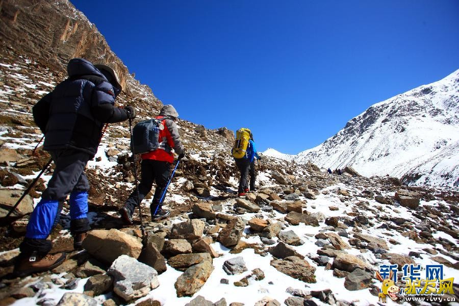 2014�ຣ��ʲ�����޻�ѩ��ɽ������ῪĻ