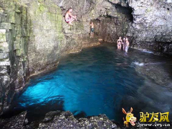 ʡʯ(The Grotto)