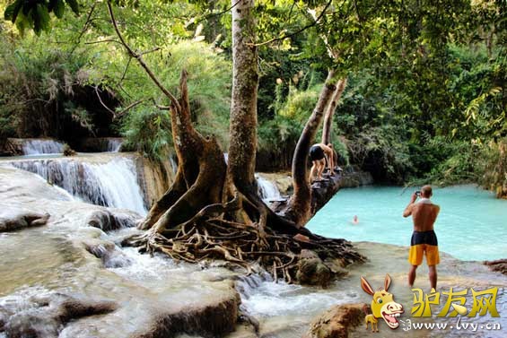 Ρٲ(Kuang Si Falls)