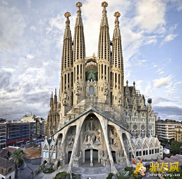 �������ǵĺڷ綴��������Ҫ��ӡ�Ƚ�ʤ�أ���������һ����272����Լ100�׳����ǳ������ο͵����ġ�