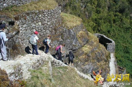 �������ǵĺڷ綴��������Ҫ��ӡ�Ƚ�ʤ�أ���������һ����272����Լ100�׳����ǳ������ο͵����ġ�