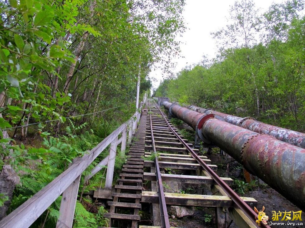 �������ǵĺڷ綴��������Ҫ��ӡ�Ƚ�ʤ�أ���������һ����272����Լ100�׳����ǳ������ο͵����ġ�