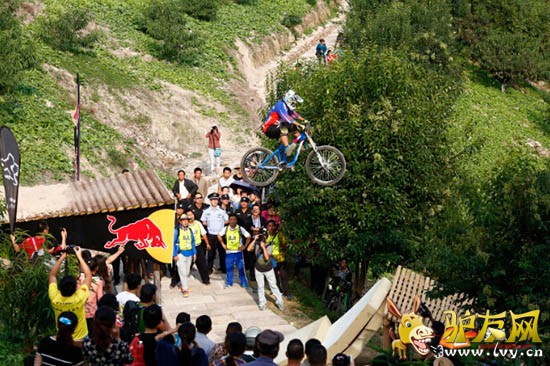 �л�̨��ѡ�ֽ�˼���ں�ţ��Ծ������ʤ��˫���복