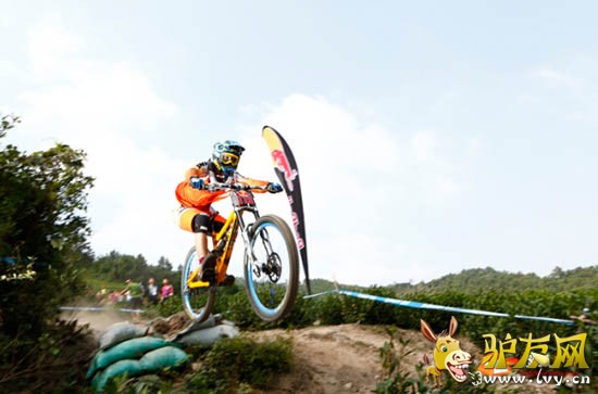 �л�̨��ѡ�ַ�������ɽ���ٽ�������