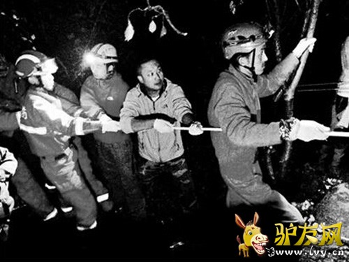 ͼΪ����Ԯ��Ա��Ǯ��ΰ�������������