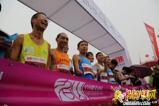 ���ġ���