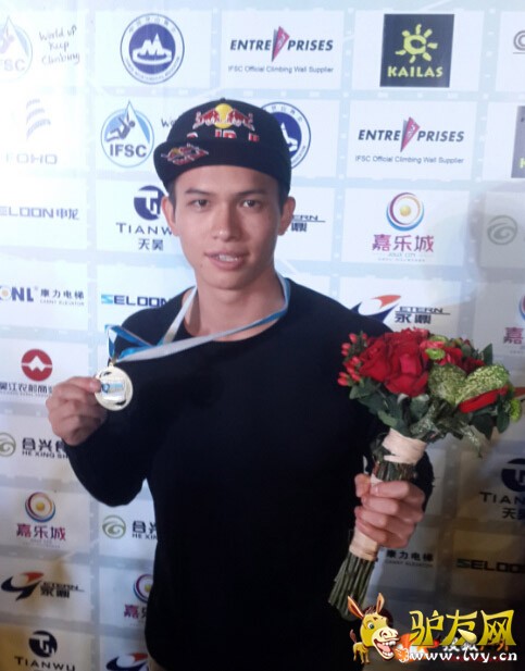 �����ζ���������籭�չ�ս�ھ����ܻ�����������