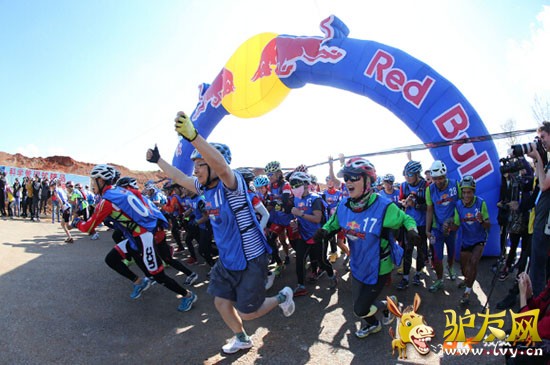 ����ţ24Сʱ����ԭ��ս����10��25������������ɽ�羰����ǹ