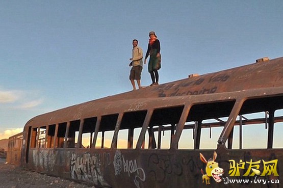 ������ŵ����˸߲��ҵ�������������Ī����ɳĮ�����衣��ҳ��ͼ