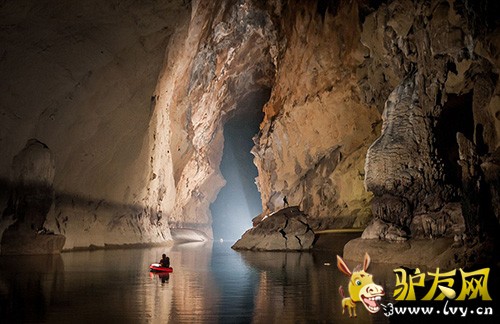 ͼΪ�й�������ҵ-��ɽ���ʹ�԰�����ص�׳�۶�Ѩ��