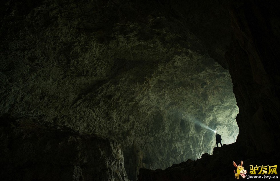 ͼΪ�й�������ҵ-��ɽ���ʹ�԰�����ص�׳�۶�Ѩ����ҳ��ͼ