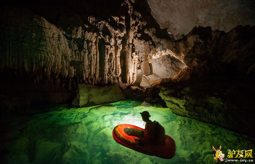 ͼΪ�й�������ҵ-��ɽ���ʹ�԰�����ص�׳�۶�Ѩ����ҳ��ͼ