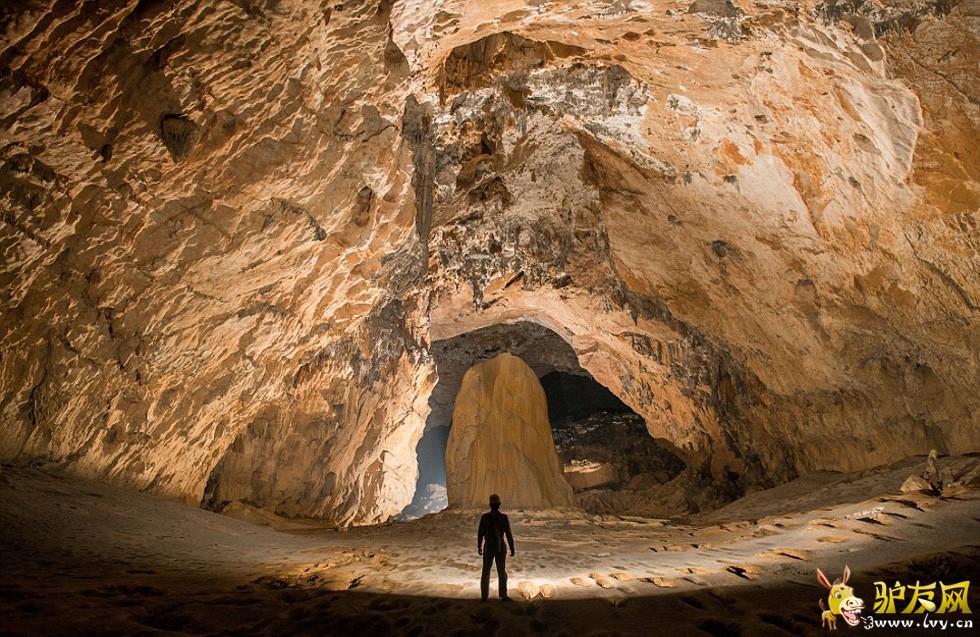 ͼΪ�й�������ҵ-��ɽ���ʹ�԰�����ص�׳�۶�Ѩ����ҳ��ͼ