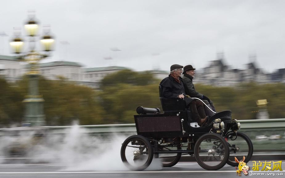 ������11��4�յ�  ����ý��������ǰ��Ӣ�������˵�118�조�׶ص���������ү����������������ʽ�����ѵ�һ���ĹŶ����������׶ؽ�ͷ��