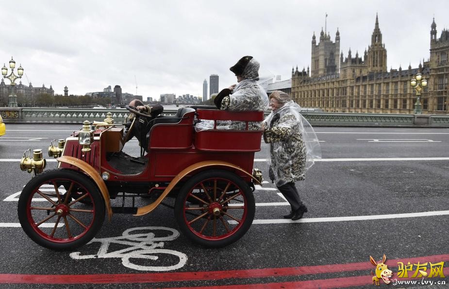 ������11��4�յ�  ����ý��������ǰ��Ӣ�������˵�118�조�׶ص���������ү����������������ʽ�����ѵ�һ���ĹŶ����������׶ؽ�ͷ��