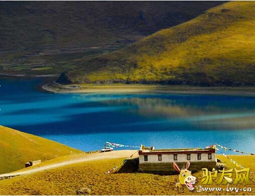 ������ѩɽ��ڣ�����������ңң������