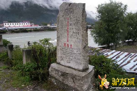 ������ѩɽ��ڣ�����������ңң������