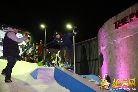 ��ΰƾ���ɫ�ļ����ͳ��ߵ���������Ǿ�