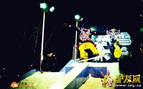 ��ţ��Ѫ�������վ-Ǯ���ԡ���Ӱ���ߡ��еķ��ɽ�ɫ�ɖ{���ް����ùھ�