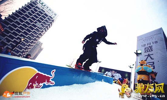 ��ţ��Ѫ�������վ-����ʿ��������ս��������ѩ��