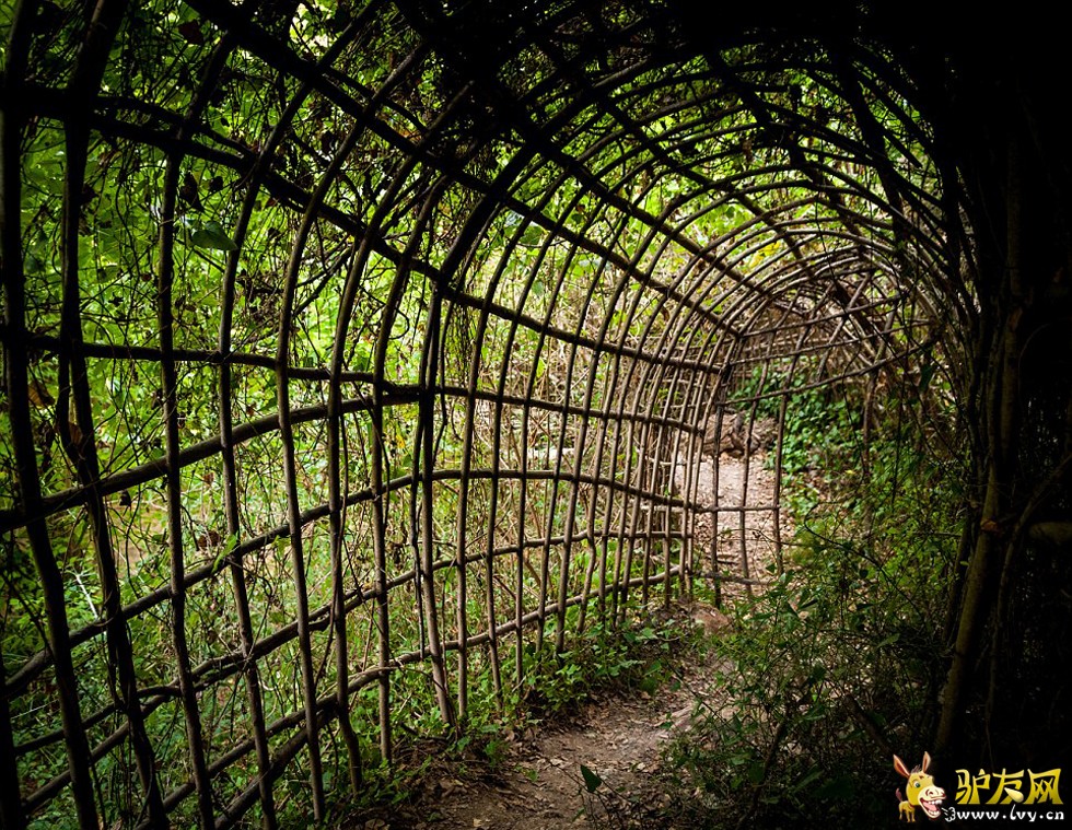 ���������30�꽨���˾޴�ġ�ħ���Թ�����