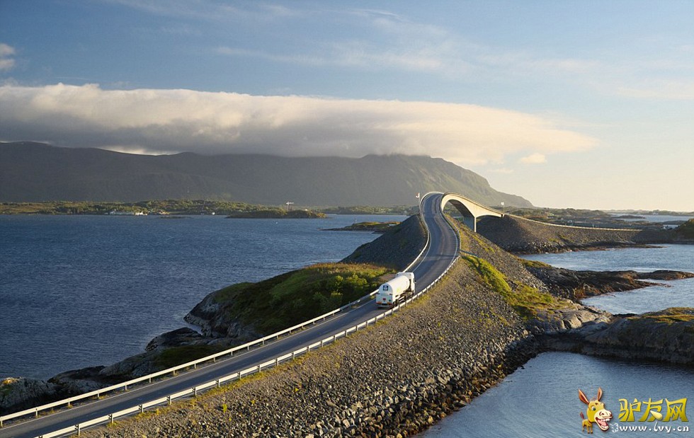 ˹�ж�ɣ������ȫ��260�ף�����ȥ����·һ��������ҳ��ͼ