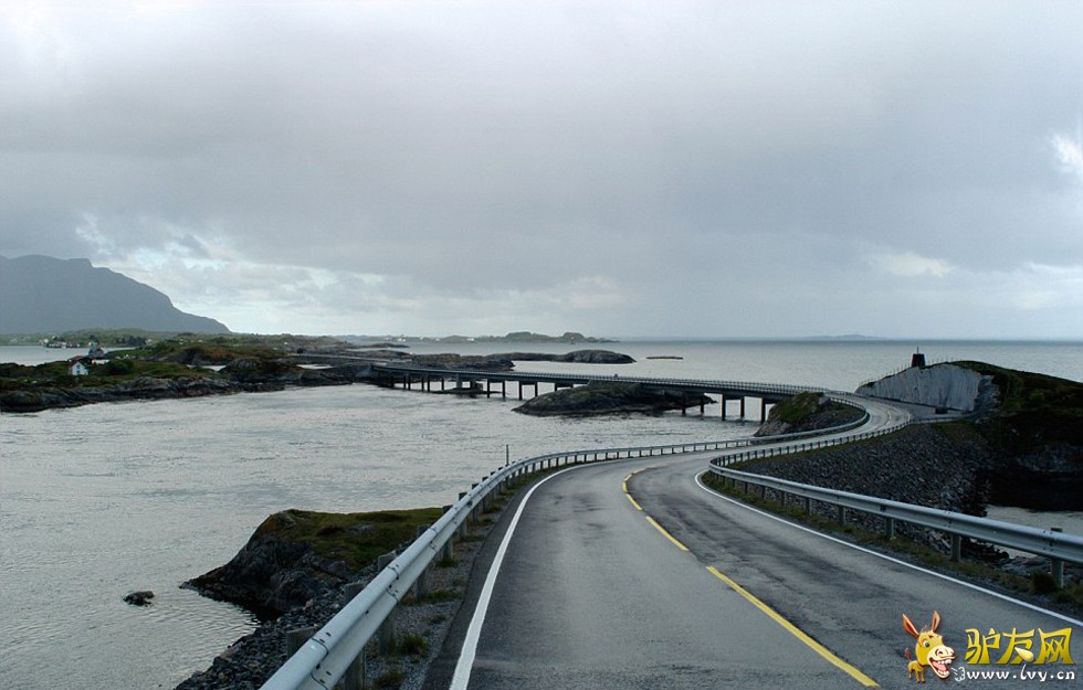 ˹�ж�ɣ������ȫ��260�ף�����ȥ����·һ��������ҳ��ͼ