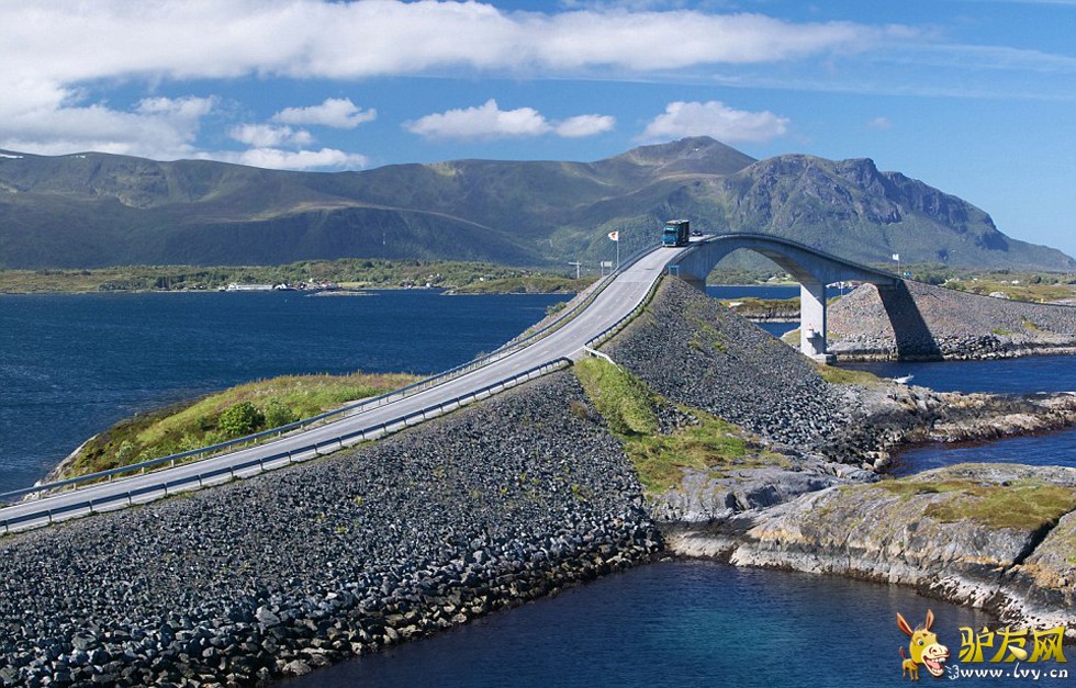 ˹�ж�ɣ������ȫ��260�ף�����ȥ����·һ��������ҳ��ͼ