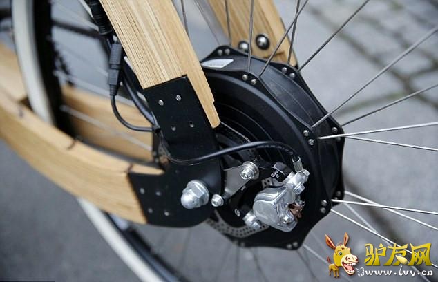 ������11��21�յ�  ����ý�������¹���һ�����ʦ���շ�����һ�����綯���г������ͷǳ�ʱ��ǰ�������۸�ȴ�ߴ�3000ŷԪ��