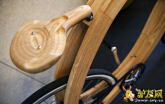 ������11��21�յ�  ����ý�������¹���һ�����ʦ���շ�����һ�����綯���г������ͷǳ�ʱ��ǰ�������۸�ȴ�ߴ�3000ŷԪ��