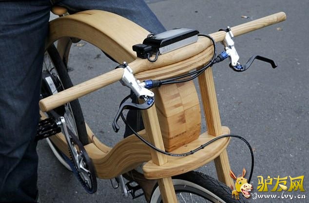 ������11��21�յ�  ����ý�������¹���һ�����ʦ���շ�����һ�����綯���г������ͷǳ�ʱ��ǰ�������۸�ȴ�ߴ�3000ŷԪ��