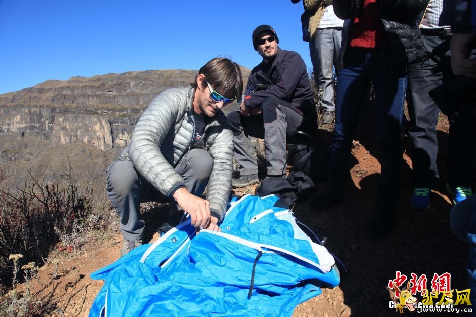 ������װ����Ա������ͨ�Է�(������ͼ)