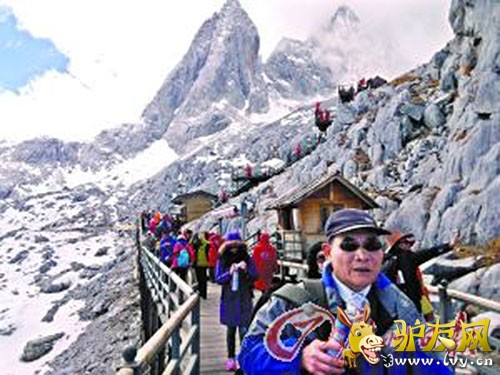 ��Ȼ�ٽ�12�£���������ѩɽ�Ļ�ѩ�����١�