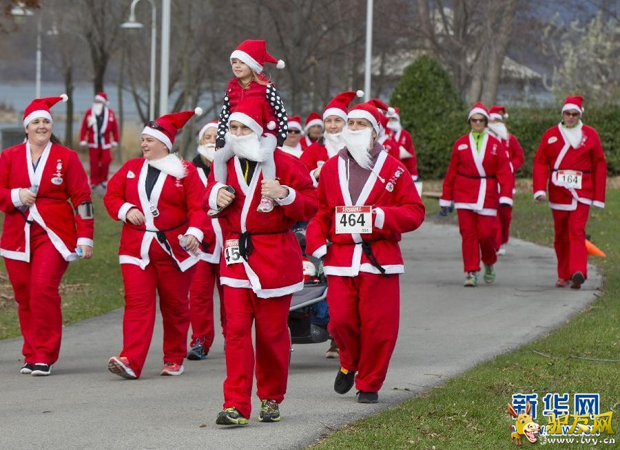 11��30�գ��ڼ��ô󰲴���ʡ���ܶ����У�����ʥ�����˷�װ�Ĳ������ڱ����С����գ����ܶ����оٰ�һ��һ�ȵ�ʥ�������幫���ܱ�����������ǧ����ʥ�����ˡ��������롣 ¿���緢