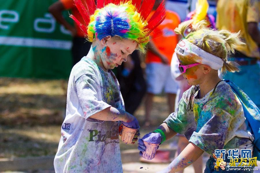 12��6�գ��ڽ�Ͳ�Τ�׶������ף����ǲμӡ���ɫ�ܡ�������գ�����ŷ���ġ���ɫ�ܡ�������ϲ����޹��ҽ�Ͳ�Τ����������뽫���׸����ض��ﱣ����֯�����ƶ�ͯЭ�ᡣ ¿���緢