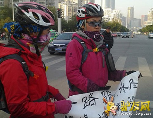 Ů��¿�ѡ��ְ�ɫֽ�ơ�������������