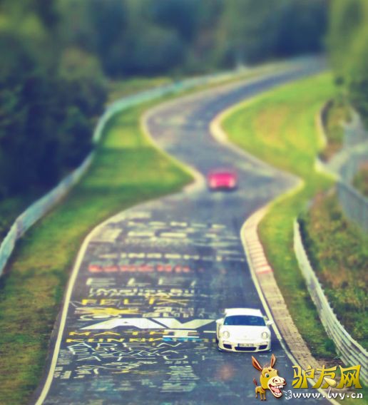 ������ͨ�������ݺͱ����������ݵ�һ��ɽ·��һ���ײ����ľ����ھ���318������γɾ���β��״�������������������������ص�Ħ��쭳���������������1�£����ȳ���9�׳��Ŀ�������ֹͨ�С�