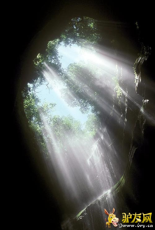 2. �������������� ��������û��Ѩ��(Neversink Pit)