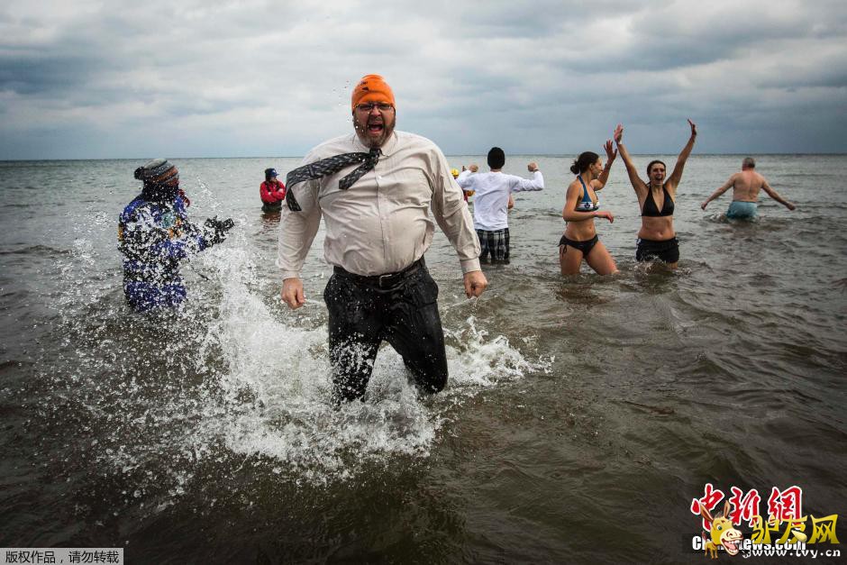 ����ʱ��2015��1��1�գ����ô�������ڲμӡ������ܶ�Ӿ�����ף���꣬Ϊ���ƻ���ļ�衣