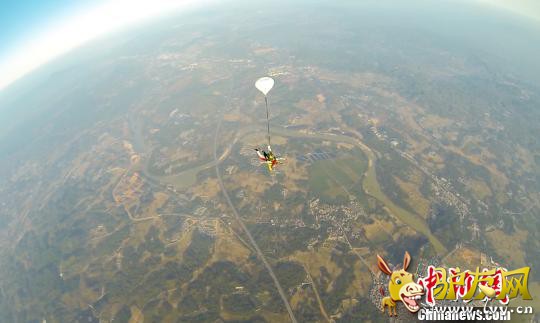 �㶫�׼���ҵ��ɡ����������������3000�׸߿�����Ծ�µĴ̼����顣 ¦�� ��