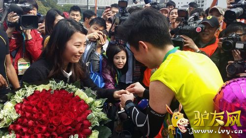 ͼ����۵�̨