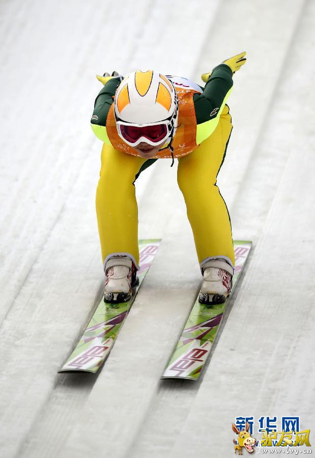 1��27�գ��й�ѡ����ѩҢ�ڲ������С����գ���27�������ѧ�������˶���ı����������У���Ů����̨��ѩ�����У��й�ѡ����ѩҢ��173.5�ֵ��ܳɼ���õ������������й�ѡ���ڴ󶬻���̨��ѩ��Ŀ��ʷ�ϻ�õ���óɼ���¿������߷�ï����