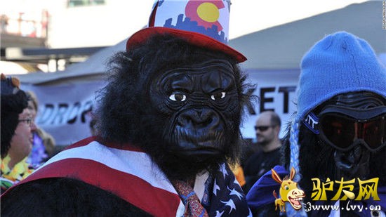 ɫ��·��ȫ��5��������ܹ��������ǻ��⵽��ɫ�ڵ��Ĺ�������ͬ����ɫ������ͬ�Ķ��顣�����ޡ�������ŷ�޾��е�ɫ��·���У�����200���˲μӡ������涼�������˵��ش��ƻ������������ף��ǳ���Ȥ��ÿ30���ӱ��ж���DJ����ͯ��Ϸ�����ߺ�����ɫ�ʽ�Ŀ�������ݡ�����ȫ�궼��ٰ죬�´α�������2015��2���������ÿ���˹�ݿ���˹����˹���о��С�