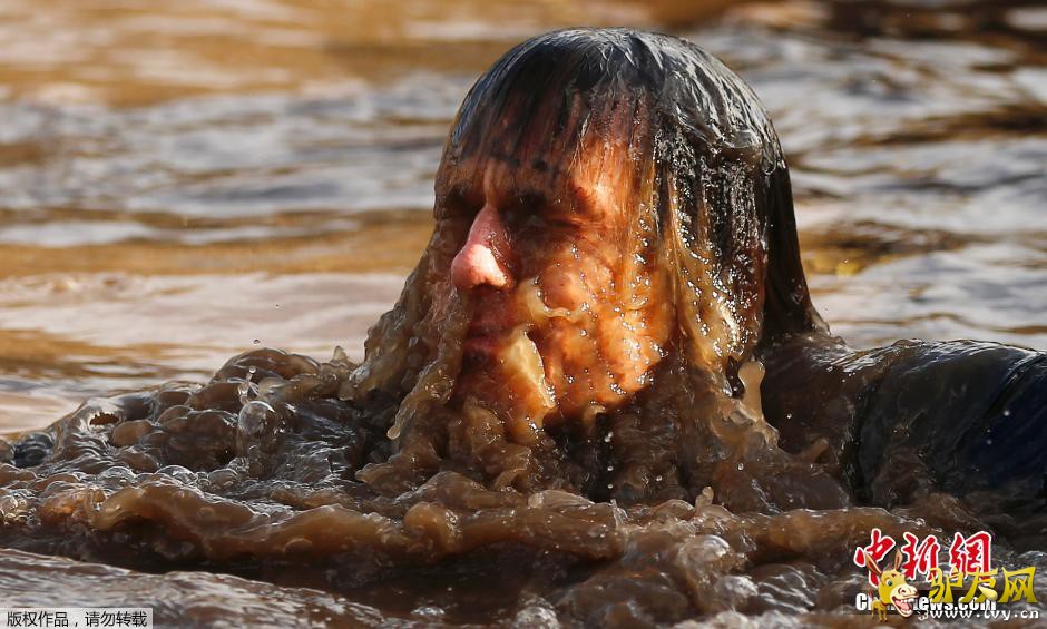 ����ʱ��2015��2��1�գ�Ӣ�����в��ض����¿�PertonС�������һ���Ϊ��������пᾺ�����ı�����Ӳ����ս��������ȫ�����ǧ����ս������Ұ�����ܣ������л�������������ѡ��������ϰ������������Ŀ����Ϊ������ҵ�Ｏ�ֽ�