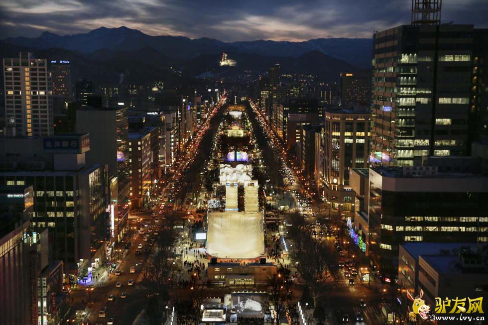 �ձ�����������ͳ���Ρ��T����ˮ�о���������ӭ���������ǵ�Oto��ѽڡ�����һ�죬��2000���ձ������ֳֻ�Ѵ�ɽ�ϵ�������������̤��538��̨�ף���ף���������